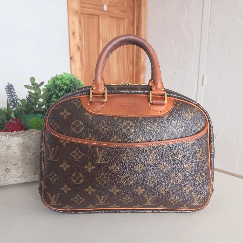 Louis Vuitton Trouville handbag in Brown Monogram Canvas - Picture 3 of 16